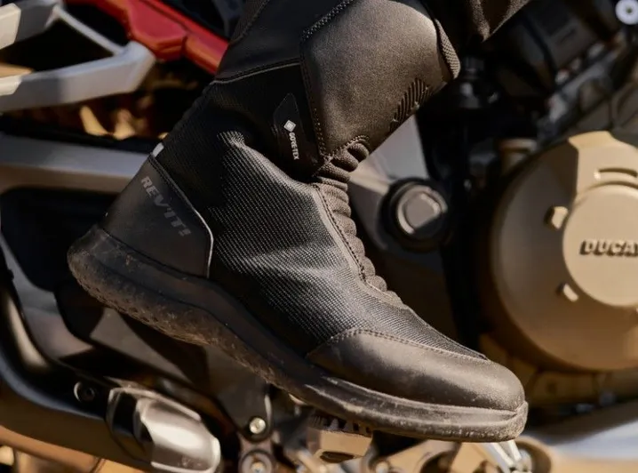 FBR083-Boots-Magnetic-GTX-KeyBenefit_moto-garage-en-linea